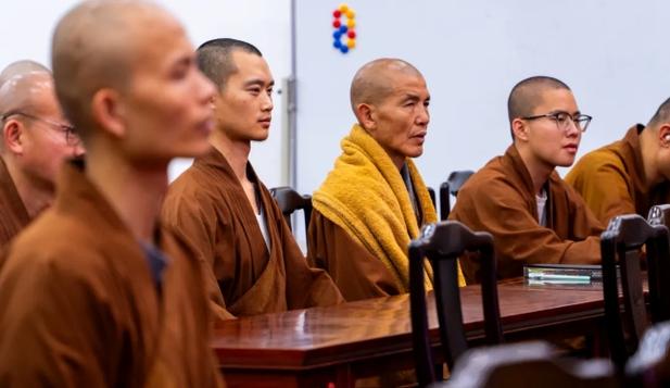 温州佛学院特邀张雪松教授作《佛教宇宙论与人生观》的主题讲座
